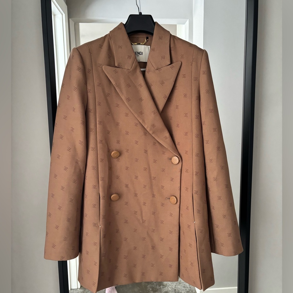 Fendi Double-Breasted coat